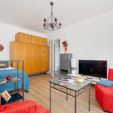 Colorful Studio Near The Spodek Arena In Katowice By Noclegi Renters Luaran gambar
